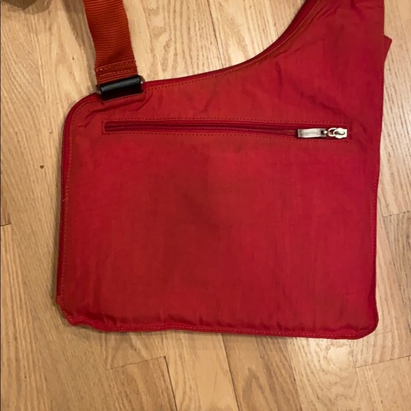 baggallini red crossbody travel purse. - Picture 5 of 13